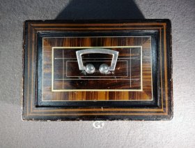 geldkasette-um-1900-eisen-stahl-mit-aufgemalter-holzmaserung.2