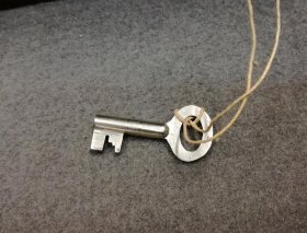 geldkasette-um-1900-eisen-stahl-mit-aufgemalter-holzmaserung2.4