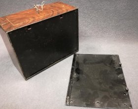 geldkasette-um-1900-eisen-stahl-mit-aufgemalter-holzmaserung2.6