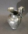 kayserzinn-seltener-krug-mit-maedchen-figur-und-plastischen-blueten-gross-h-30cm.7