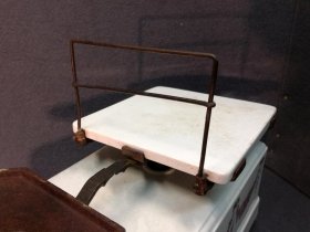 kuechenwaage-rosendekor-keramik.12
