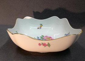 meissen-schale-ozier-relief-reiche-blumenmalerei-gold.6