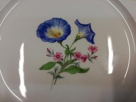 meissen-tablett-blumenbukett-und-gold-1-wahl.3