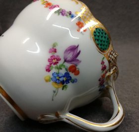 meissen-tasse-blumen-gierlanden-goldborduere-kupfergruen-1-wahl-um-1860.5