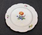 meissen-teller-ozier-relief-blumenmalerei-u-gold-d-22-2-cm