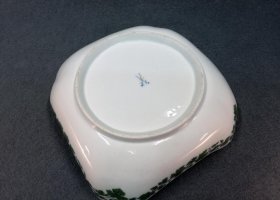 meissen-weinlaub-viereckschuessel-knaufzeit1.8