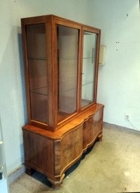 art-deco-vitrine-nussbaum-um-1920.2