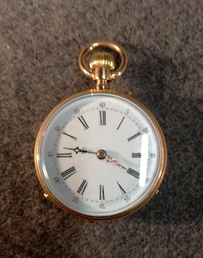 goldene-taschenuhr-mit-medaillon-56-zlotniki-3-6-cmcm