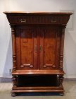 gruenderzeit-vertiko-mit-saeulen-kleiner-schrank-um-1880-nussbaum