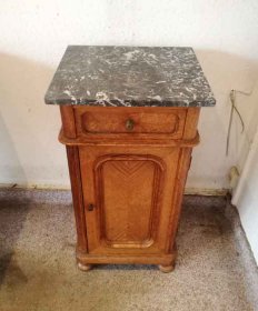 kleines-schraenckchen-nachtschrank-um-1900.2