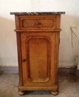 kleines-schraenckchen-nachtschrank-um-1900