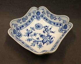 meissen-um-1860-zwiebelmuster.3