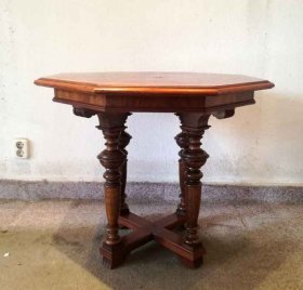 tisch-um-1880-nussbaum-h-66cm-sofatisch-beistelltisch.1