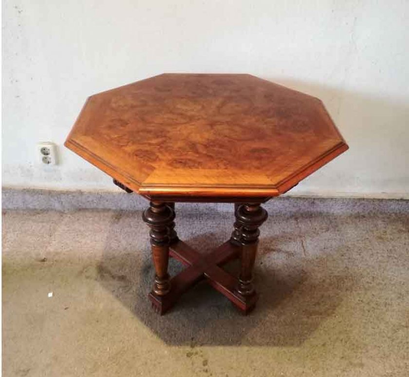 tisch-um-1880-nussbaum-h-66cm-sofatisch-beistelltisch