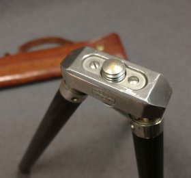 zeiss-ikon-stativ-mit-orig-ledertasche.3