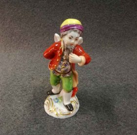 meissen-figur-junger-mann-mit-bart-und-fluegeln-1-wahl.3