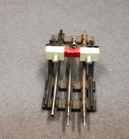 zeuke-prellbock-gleis-spur-0-3-gleis-mit-leuchte.7