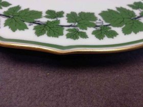 meissen-um-1900-kuchenplatte-weinlaub-mit-gold-1-wahl-d-33-cm.2