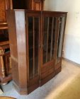 schrank-vitrine-um-1910.1