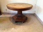tisch-um-1910-sofatisch-rund-eiche-h-67-cm.1