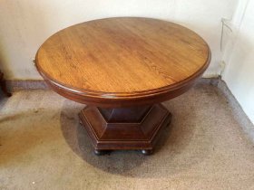tisch-um-1910-sofatisch-rund-eiche-h-67-cm.2