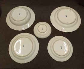 meissen-30-teller-5-x-6er-saetze-rote-koralle-mit-faden-grau-6er-saetze-versch-groessen.10