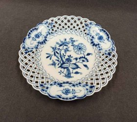 meissen-zwiebelmuster-flechtrand-teller-um-1850-vor-1880-knauf.3