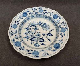 meissen-zwiebelmuster-tiefer-teller-d-24-cm