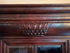 repraesentativer-buecherschrank-mit-figuren-um-1910-eiche.9