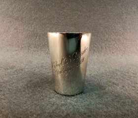 schnapsbecher-harley-club-dresden-fuchsjagd-1930-silber-835.3