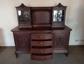 sehr-schoenes-buffet-von-ca-1910.12