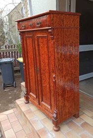 vertiko-kleiner-schrank-um-1880-birke.2