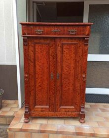 vertiko-kleiner-schrank-um-1880-birke