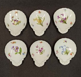 meissen-6x-muschelschalen-blumenmalerei-knaufschwerter-um-1900.1