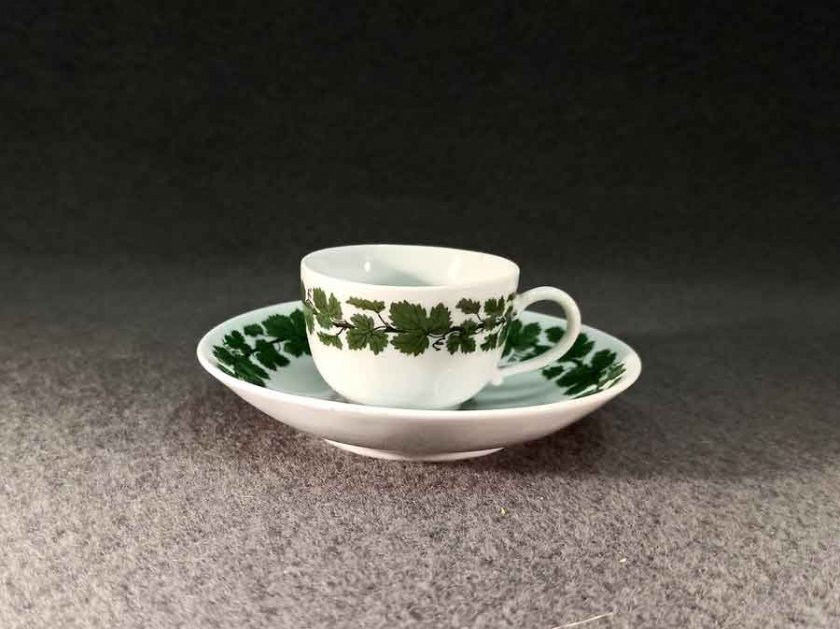 meissen-sehr-kleine-tasse-mokkatasse-weinlaub-h-4-cm