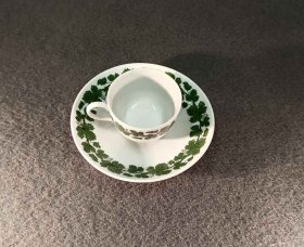 meissen-sehr-kleine-tasse-mokkatasse-weinlaub-h-4-cm.3