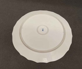 meissen-weinlaub-grosse-kuchenplatte-d-32-5-cm-voller-gruener-weinkranz.5