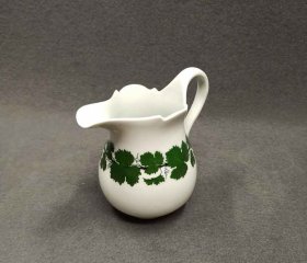 meissen-weinlaub-grosses-milchkaennchen-h-14-cm.1