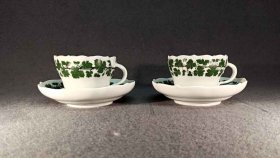 meissen-weinlaub-zwei-tassen-mit-untertassen-alt-um-1900-knauf.1