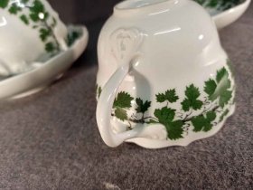 meissen-weinlaub-zwei-tassen-mit-untertassen-alt-um-1900-knauf.4