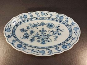 zwiebelmuster-vorlegeplatte-teichert-in-meissen-gross-oval.4