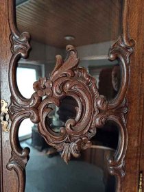 eckschrank-um-1900-aufsatzschrank.5