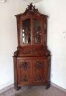 eckschrank-um-1900-aufsatzschrank