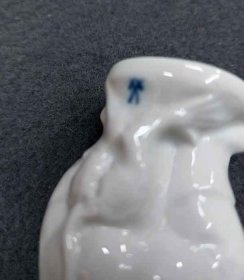 meissen-figur-narr-mit-eule-und-affe.4