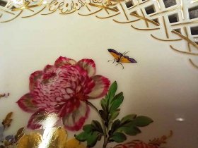 meissen-insektenmalerei-mit-blumen-grosse-schale-mit-flechtrand.8