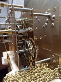 standuhr-neuzeitlich-interclock.9