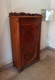 vertiko-nussbaum-um-1860.7
