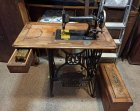 naehmaschine-antik-gusseisen-naumann-mit-zubehoer.5