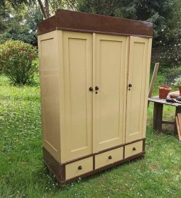 schrank-kleiderschrank-um-1910.1