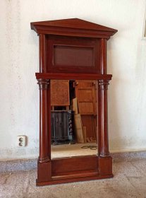 spiegel-biedermeier-um-1820-halbsaeulen-und-giebel
